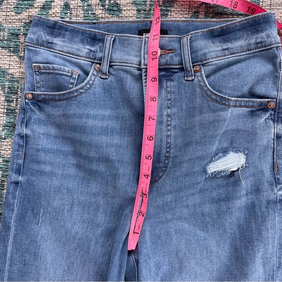 Express Super High Waisted Ripped Raw Step Hem‎ Supersoft Mom Jeans - Picture 10 of 11